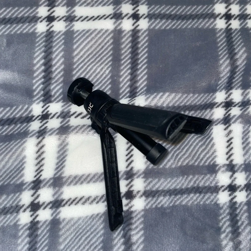 Mini tripod in box